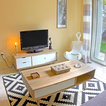 Stylish City Center Garden Apartment Atény Exteriér fotografie