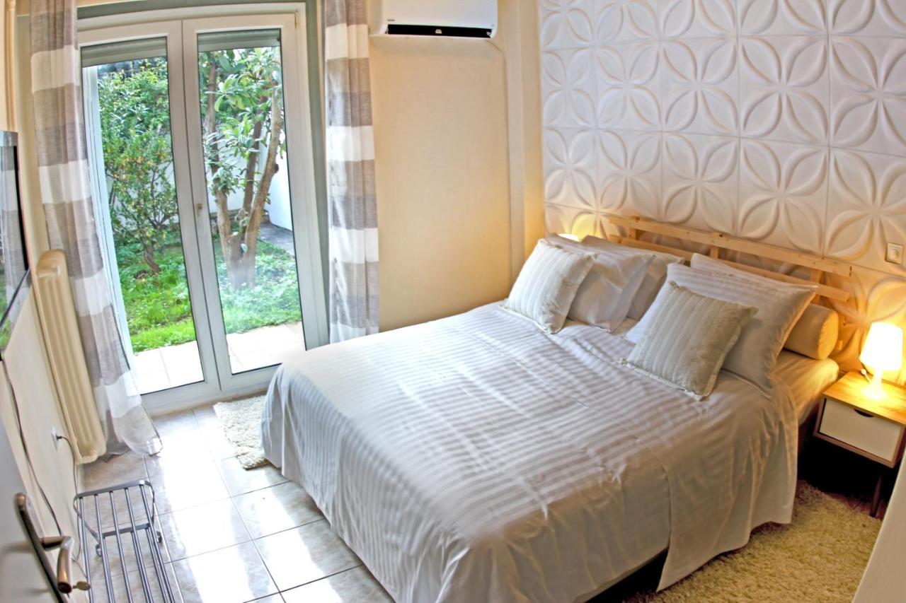 Stylish City Center Garden Apartment Atény Exteriér fotografie