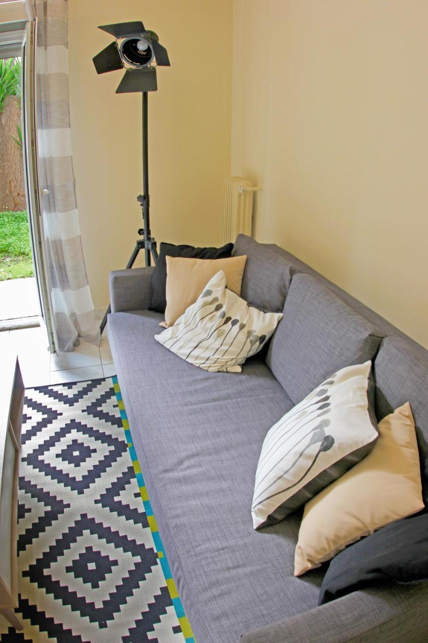 Stylish City Center Garden Apartment Atény Exteriér fotografie